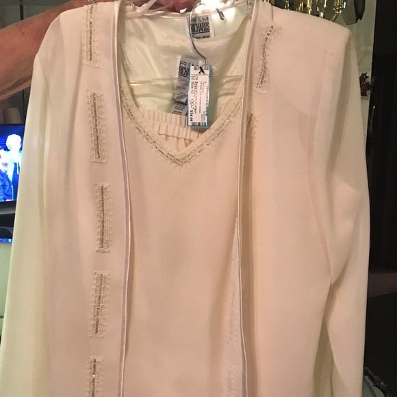 Formal Dress - Picture 1 of 3